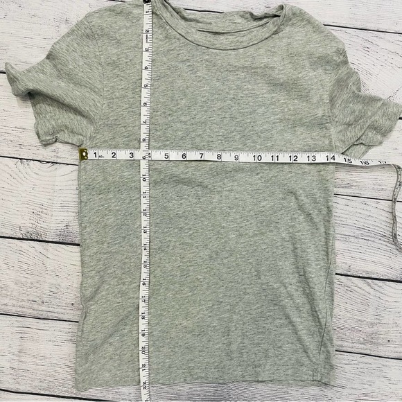 *Free with Purchase* Calvin Klein - NWOT Kids Grey Tee - Picture 7 of 7